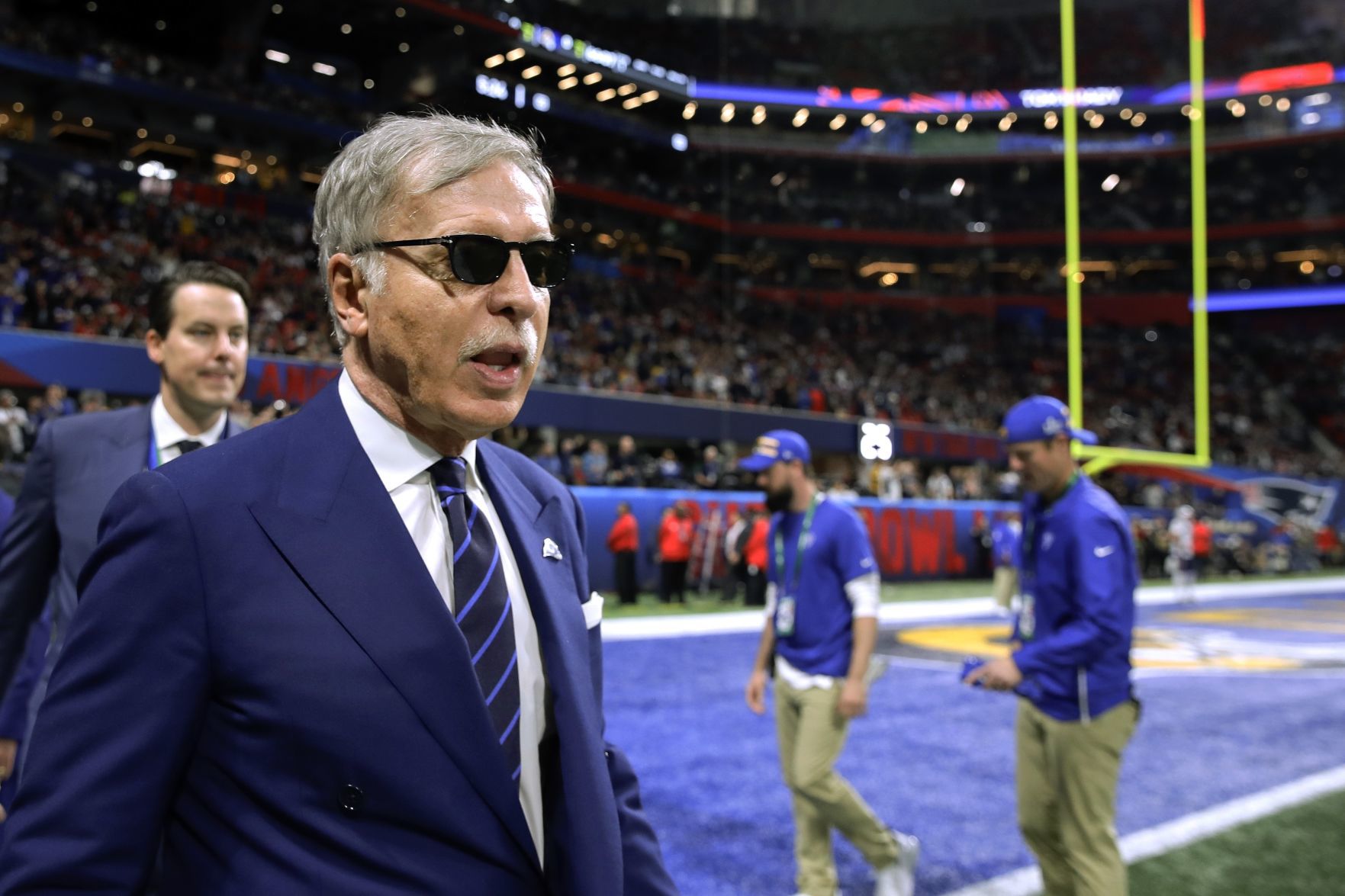 Patriots Rams Super Bowl Football